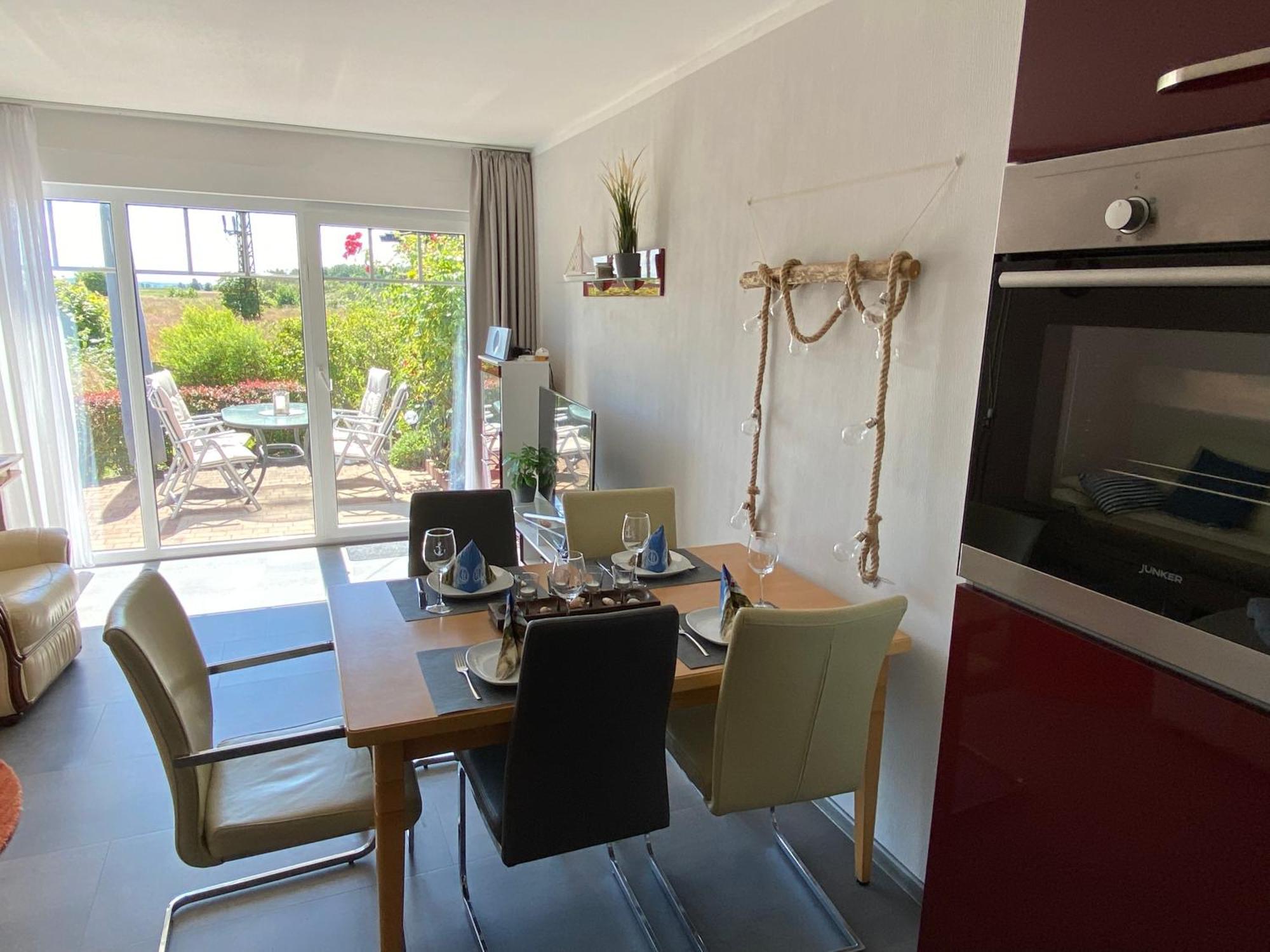 Schoenes Appartment Mit Fernblick غلوفي المظهر الخارجي الصورة